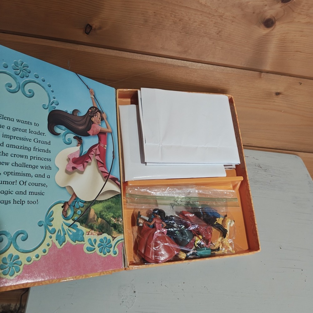 Disney 2017 Elena of Avalor My Busy Book With Playmats and Figures Very Rare HTF - Picture 6 of 10